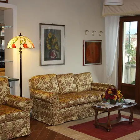 Ξενοδοχείο Bodoni 2*